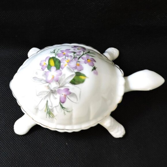 Vintage Lefton Porcelain Trinket Box With Violets Turtle Shaped Jewelry Storage - Picture 3 of 6